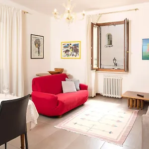 Delightful In Historical Building Apartment Bardolino